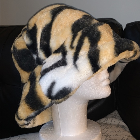 Accessories - Tiger Print Fur Hat